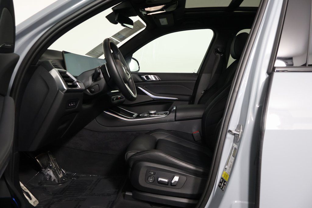 Used 2024 BMW X5 xDrive40i w/ M Sport Package AWD/4WD image 10