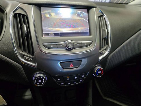 Used 2019 Chevrolet Cruze LS FWD image 22