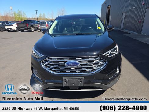 Used 2020 Ford Edge Titanium w/ Equipment Group 301A AWD/4WD image 2