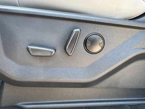 Used 2025 Ford Expedition Active AWD/4WD image 24