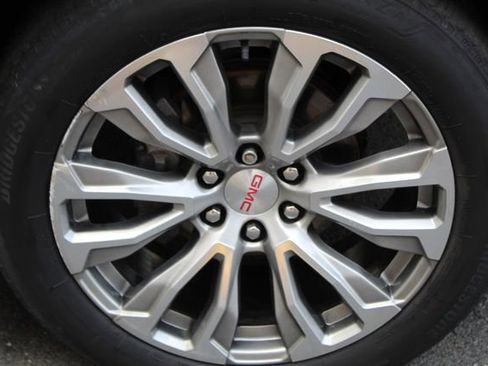 Used 2021 GMC Yukon Denali w/ Denali Ultimate Package image 9