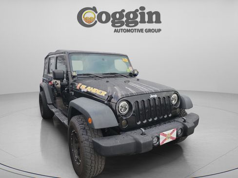 Used 2010 Jeep Wrangler Unlimited Islander image 7