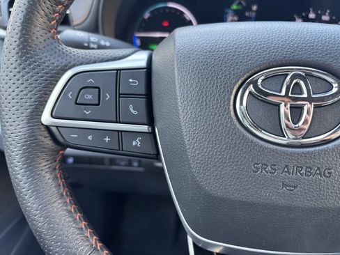 Used 2021 Toyota Sienna XSE FWD image 15