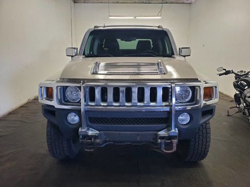 Used 2009 HUMMER H3T Luxury image 2
