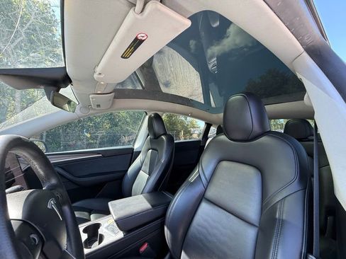 Used 2023 Tesla Model Y Long Range image 21