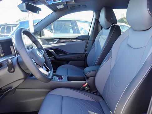 New 2026 Volkswagen Tiguan SE R-Line image 13