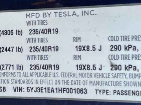 Used 2017 Tesla Model 3 Long Range image 36
