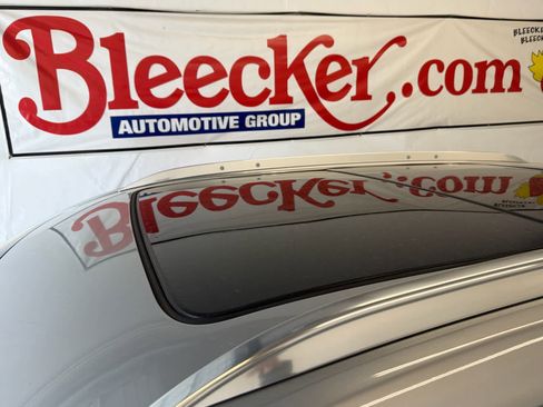 Used 2021 Cadillac XT4 Premium Luxury image 15