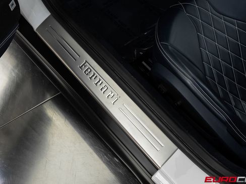 Used 2021 Ferrari 812 GTS image 48