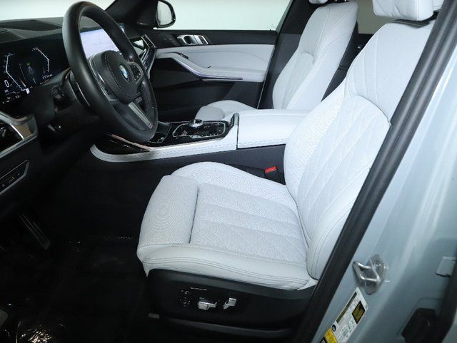 Used 2024 BMW X7 xDrive40i w/ Executive Package AWD/4WD image 23