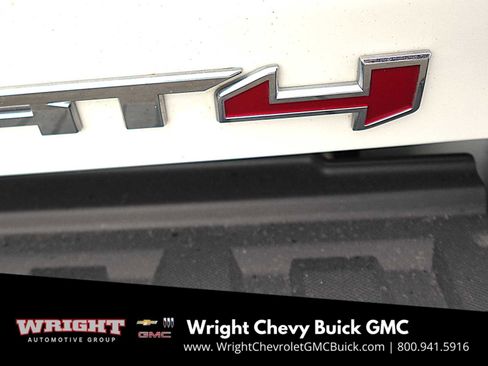 Used 2022 GMC Canyon AT4 image 9