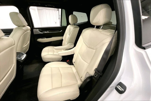 Used 2024 Cadillac XT6 Sport w/ Technology Package AWD/4WD image 25