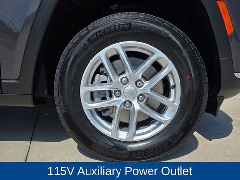 New 2025 Jeep Grand Cherokee L Laredo w/ Luxury Tech Group I image 12