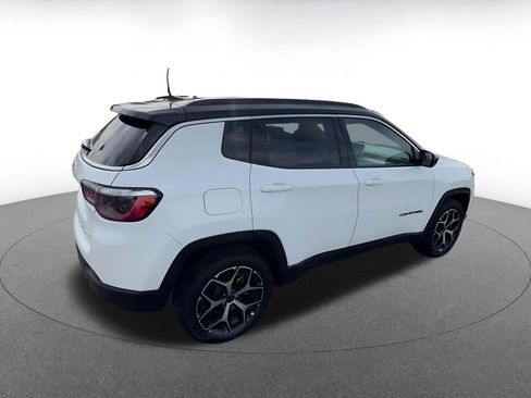Used 2025 Jeep Compass Limited image 15