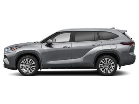 Used 2025 Toyota Highlander Platinum image 3