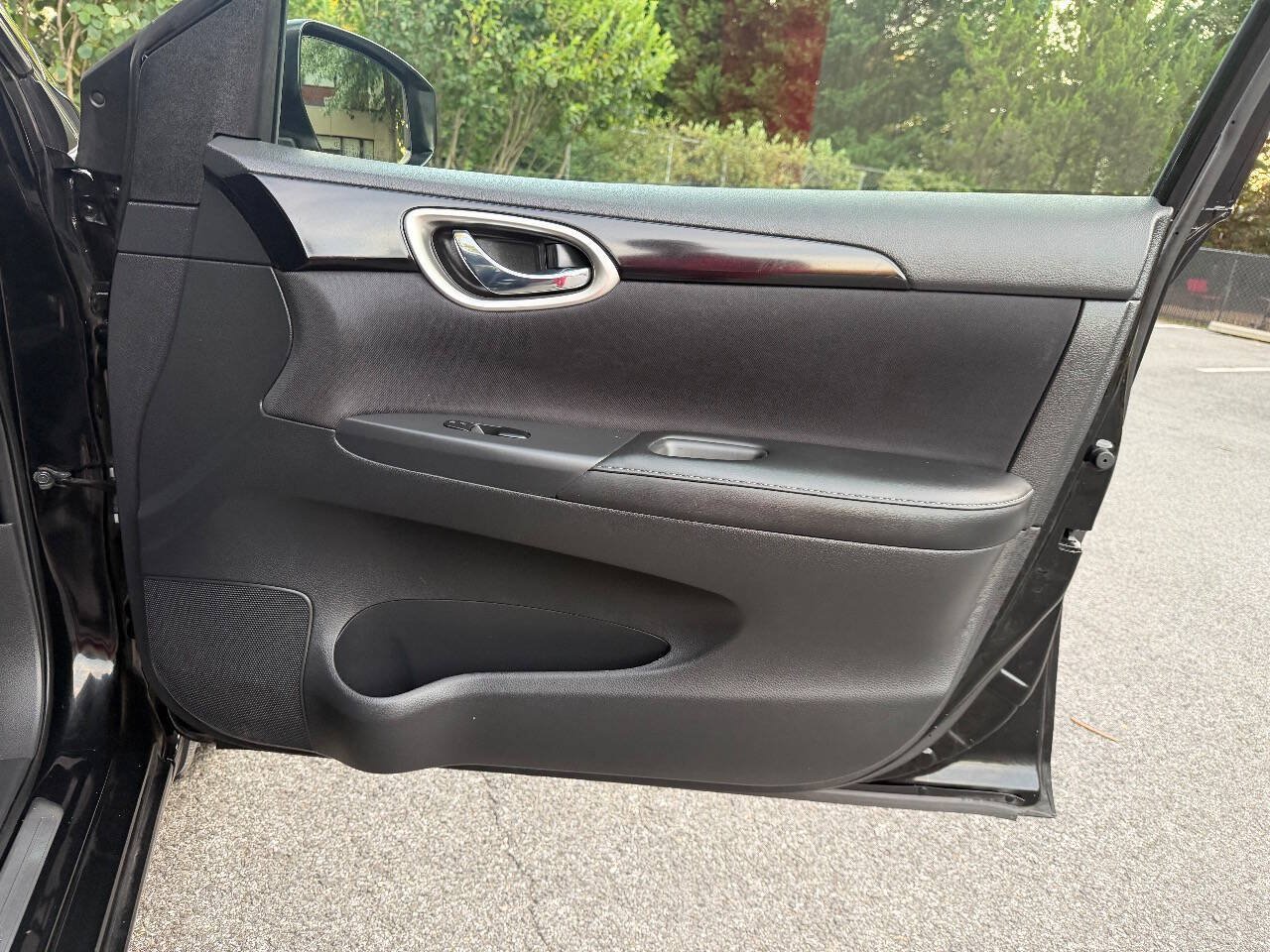 Used 2017 Nissan Sentra SV FWD image 18