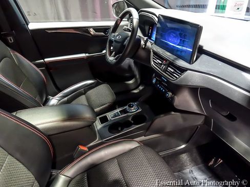 Used 2024 Ford Escape ST-Line w/ Tech Pack #1 AWD/4WD image 30