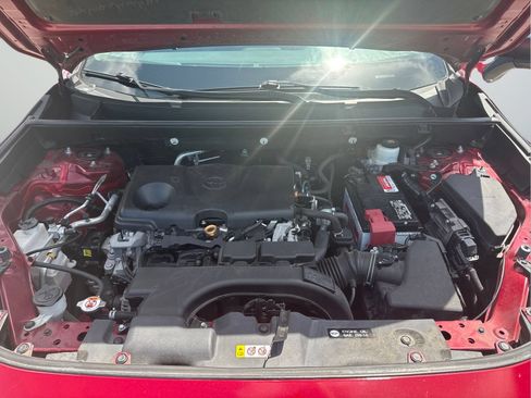 Used 2021 Toyota RAV4 LE AWD/4WD image 36