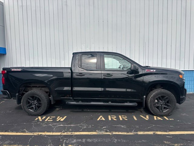 Used 2019 Chevrolet Silverado 1500 Custom Trail Boss w/ Custom Convenience Package AWD/4WD image 2