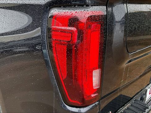 Used 2023 GMC Sierra 1500 SLT AWD/4WD image 27