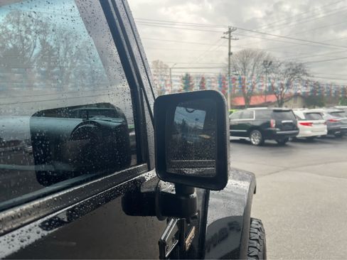 Used 2017 Jeep Wrangler 75th Anniversary image 7