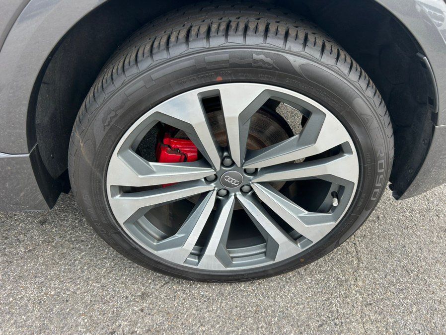 Used 2019 Audi Q8 Premium Plus AWD/4WD image 12