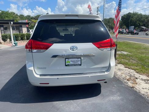 Used 2013 Toyota Sienna Limited w/ Advanced Technology Pkg FWD image 11