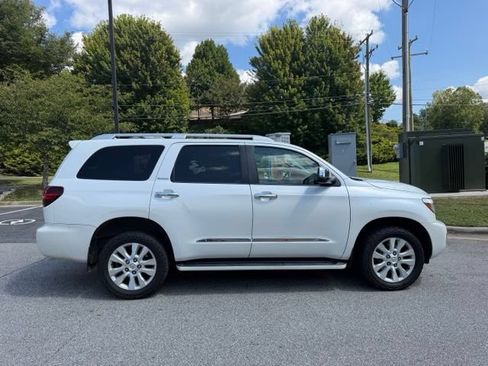 Used 2018 Toyota Sequoia Platinum AWD/4WD image 6