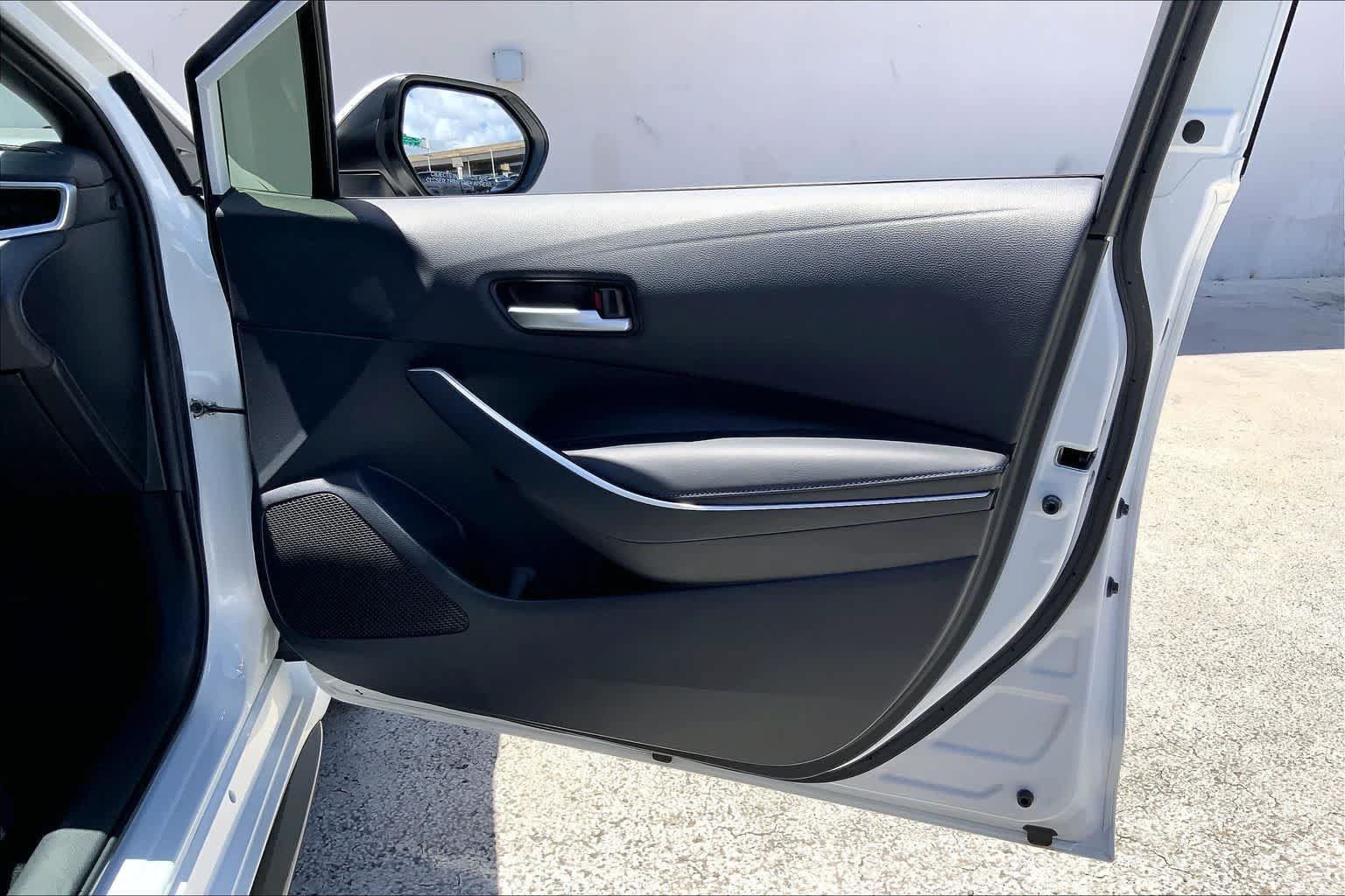 Used 2022 Toyota Corolla SE FWD image 28