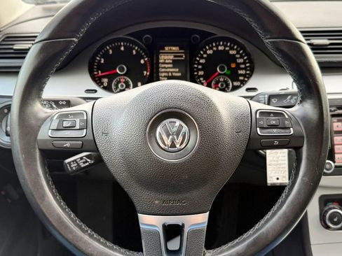Used 2010 Volkswagen Passat Komfort FWD image 13