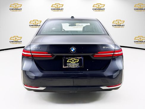 Used 2025 BMW 530i xDrive w/ Premium Package image 6
