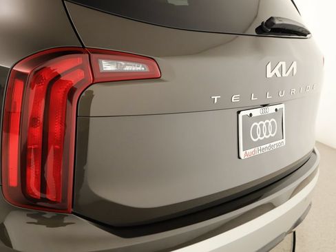 Used 2024 Kia Telluride S FWD image 31