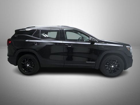 Used 2024 GMC Terrain SLT image 4