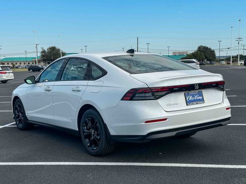 New 2025 Honda Accord SE image 8