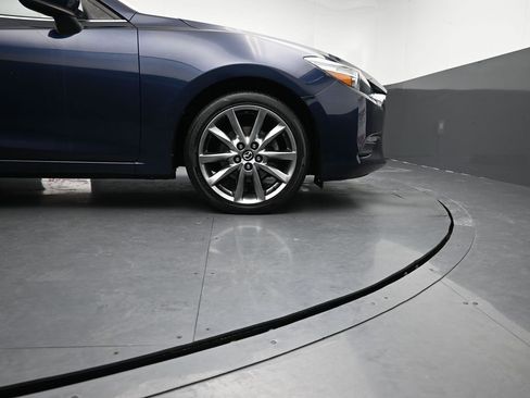 Used 2018 MAZDA MAZDA3 Touring image 11