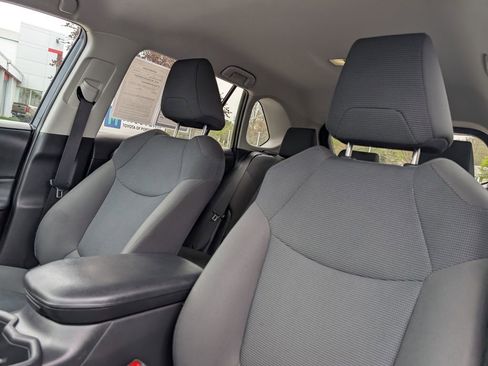 Used 2024 Toyota RAV4 LE AWD/4WD image 17