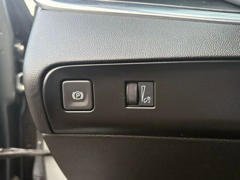 Certified 2023 Buick Enclave Essence image 30