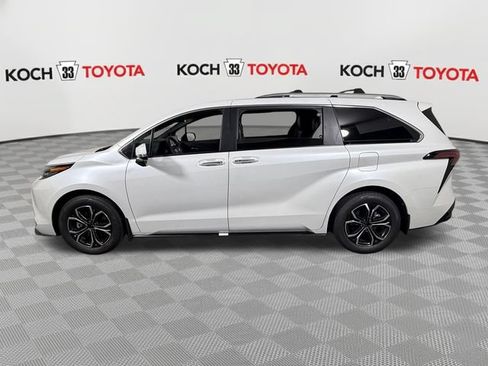 New 2026 Toyota Sienna Platinum AWD/4WD image 4