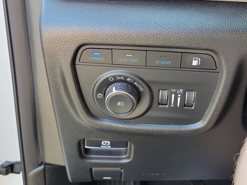 Used 2024 Jeep Grand Cherokee Limited 4xe AWD/4WD image 10