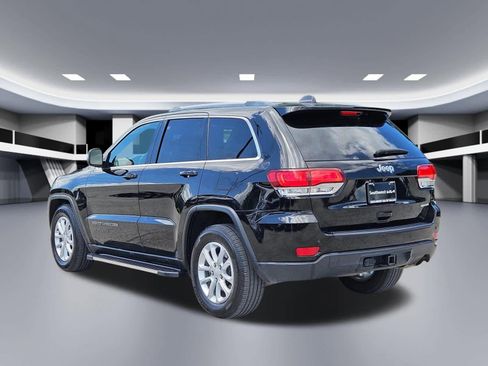 Used 2021 Jeep Grand Cherokee Laredo RWD image 4