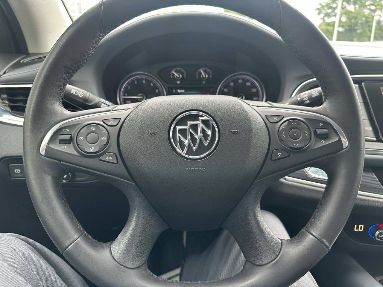 Used 2019 Buick Enclave Premium w/ Experience Buick Package FWD image 9