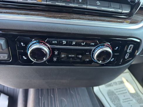 New 2026 GMC Sierra 1500 SLE image 16