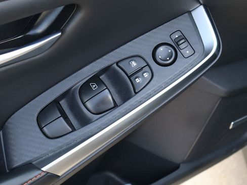 Used 2025 Nissan Sentra SR w/ SR Premium Package FWD image 21