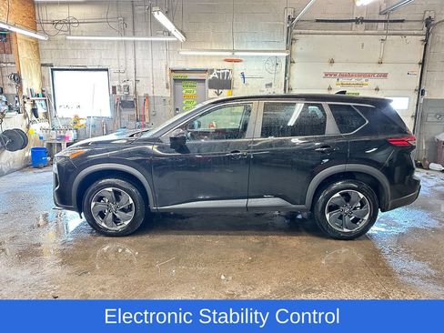 Used 2024 Nissan Rogue SV AWD/4WD image 6
