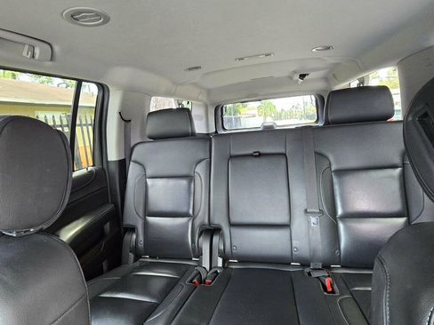 Used 2018 GMC Yukon XL SLT image 4