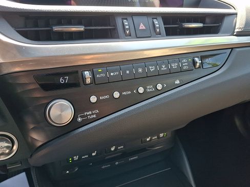 Certified 2021 Lexus ES 350 w/ Premium Package FWD image 16