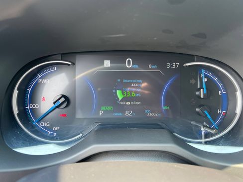 Used 2025 Toyota RAV4 XLE AWD/4WD image 16