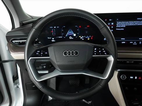 Certified 2025 Audi Q5 Premium image 17