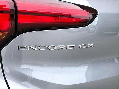 Used 2023 Buick Encore GX Preferred w/ Cold Weather Comfort Package FWD image 8