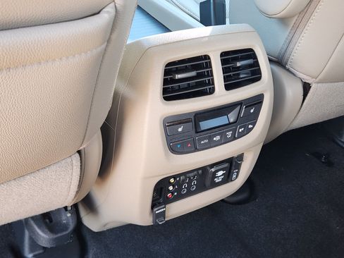 Used 2018 Honda Pilot Elite image 40